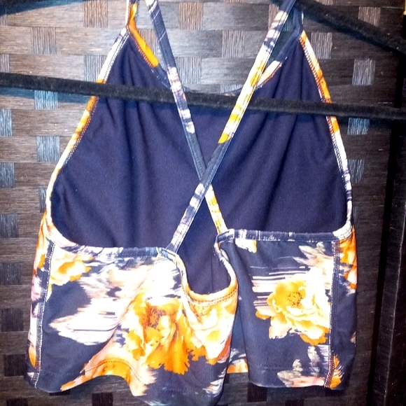 Betsey Johnson athletic top - Picture 2 of 2